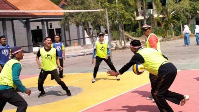 Polsek Karangbinangun Ikuti Ekshibisi Bola Voli Semarak HUT ke-81 RI, Perkuat Sinergitas dan Kamtibmas