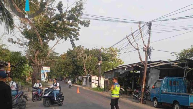 Commander Wish Pagi, Polsek Karangbinangun Turunkan Personel Atur Lalu Lintas di Jam Sibuk