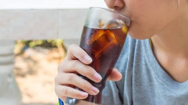 Minum Soda Saat Menstruasi: Benarkah Bisa Melancarkan Haid? Simak Faktanya