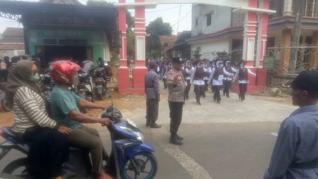 Polsek Solokuro Monitoring Panen Raya Jagung di Desa Dadapan, Dukung Ketahanan Pangan