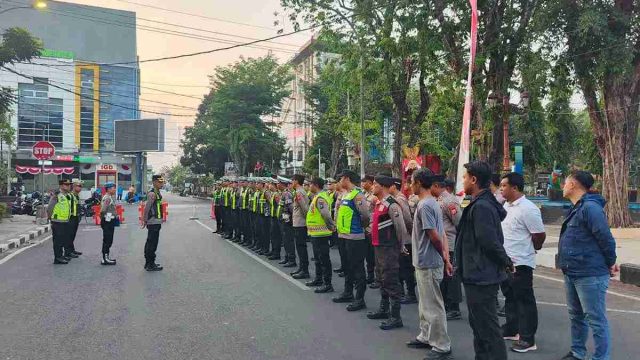 Polsek Lamongan Kota Gelar Apel Pengamanan Gerak Jalan HUT ke-81 RI, Libatkan Personel Gabungan
