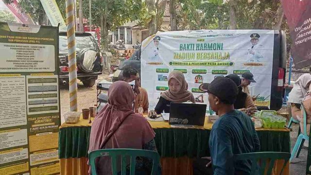Pajak Tanpa Ribet, Bapenda Kabupaten Madiun Hadirkan Layanan Jemput Bola di Event Bahana Bersahaja Desa Teguhan