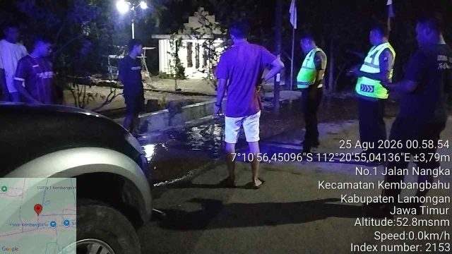 Respons Cepat Layanan 110, Polsek Kembangbahu Lamongan Tindaklanjuti Laporan Pipa PDAM Bocor