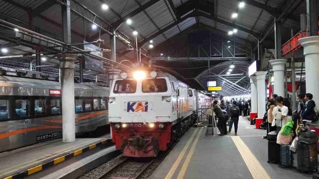 KAI Daop 8 Catat 36.755 Penumpang pada Libur Maulid Nabi, Pasarturi Surabaya Terpadat