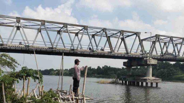 Antisipasi Banjir dan Pohon Tumbang, Polsek Karangbinangun Patroli Kawasan Bengawan Jero