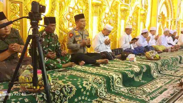 Polsek Kembangbahu Ikuti Dzikir dan Doa Bersama HUT ke-81 RI di Kembangbahu Lamongan