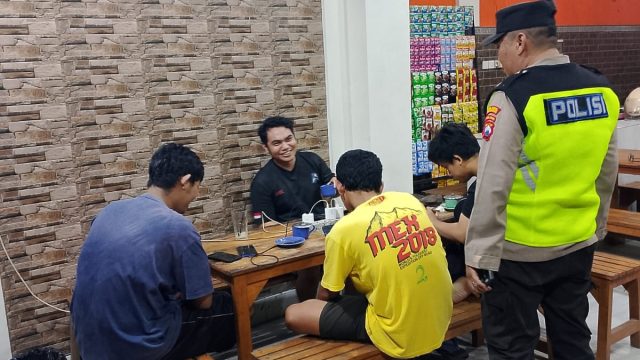 Polsek Pucuk Lamongan Gencarkan Patroli Dialogis, Warga Diajak Waspadai Kejahatan 3C