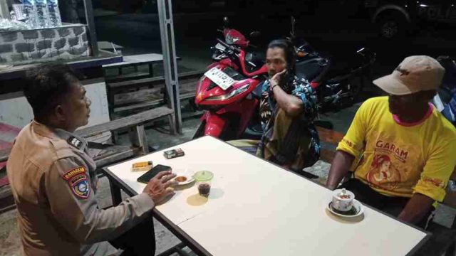 Polsek Karangbinangun Gelar Patroli Dialogis, Sasar Warung Kopi Cegah Gangguan Kamtibmas
