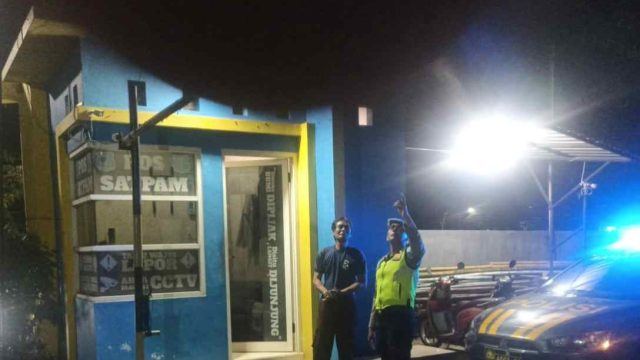 Patroli Perintis Presisi Polsek Lamongan Kota Sasar Obyek Vital dan Perumahan, Jaga Kamtibmas Malam Hari