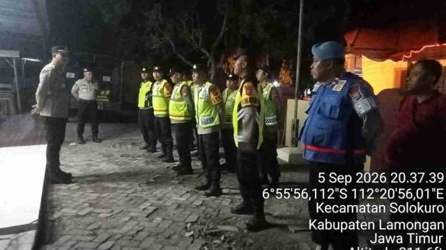 Kapolsek Solokuro Pimpin Apel Siaga Malam Minggu, Perkuat Kesiapan Personel Jaga Kamtibmas