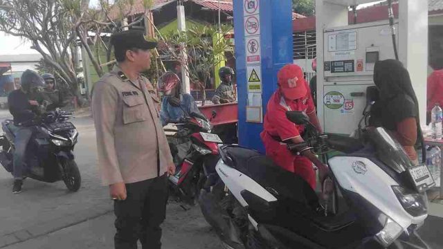 Antisipasi Kejahatan di Objek Vital, Polsek Pucuk Intensifkan Patroli Dialogis di SPBU