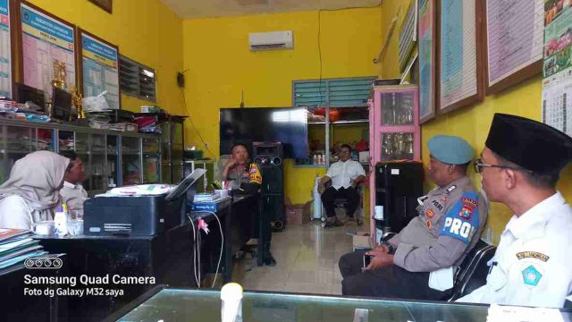 Kapolsek Karangbinangun Jalin Silaturahmi dengan Pemdes Sambopinggir, Perkuat Sinergi Jaga Kamtibmas