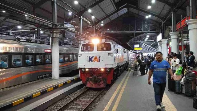 Kinerja KAI Daop 8 Surabaya Meningkat, OTP Keberangkatan Sentuh 99,88 Persen