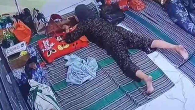 Viral, Wanita Terekam CCTV Diduga Ambil Uang Keluarga Pasien di Ruang Tunggu ICU RSUD Soegiri Lamongan