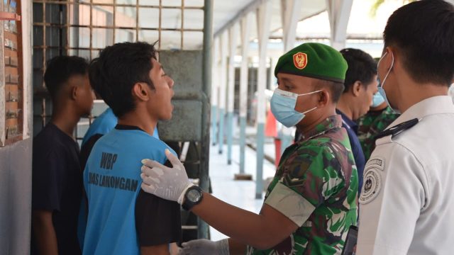 Razia Gabungan di Lapas Lamongan