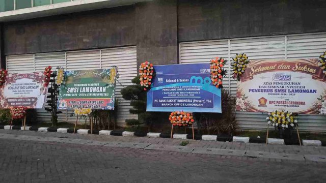 Puluhan Karangan Bunga Banjiri Pelantikan Pengurus SMSI Lamongan 2026–2029