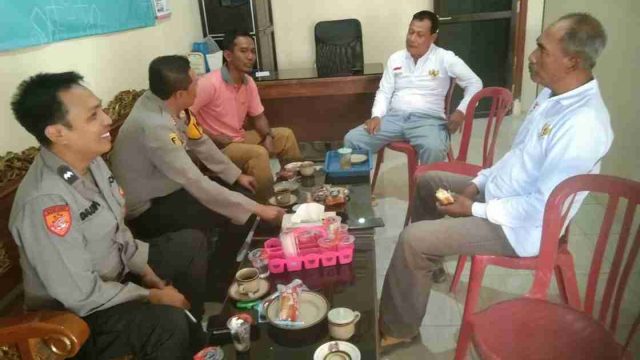 Perkuat Sinergitas, Kapolsek Pucuk Silaturahmi dengan Pemerintah Desa 