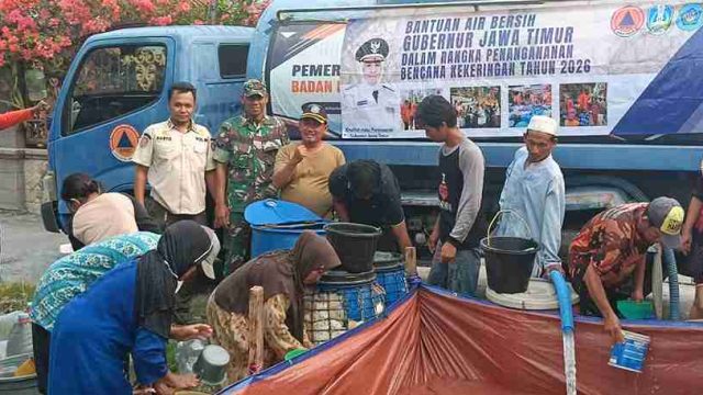 TNI Hadir di Tengah Kekeringan, Babinsa Koramil Deket Pastikan Bantuan Air Bersih Tepat Sasaran