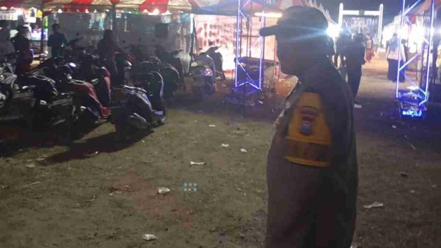 Polsek Karangbinangun Amankan Pasar Malam di Sambopinggir, Antisipasi Curanmor dan Atur Arus Lalu Lintas