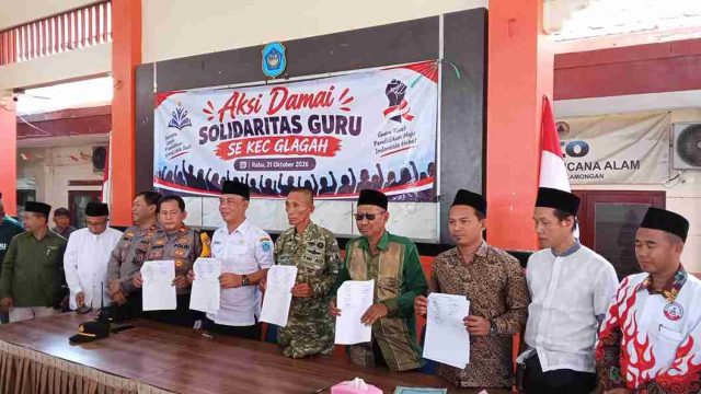Aksi Solidaritas Guru di Glagah! TNI Sampaikan Maaf, Kasus Dugaan Kekerasan terhadap Kepala MI di Lamongan Tetap Berproses Hukum