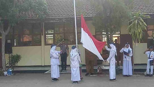 Jadi Irup di SMPN 1 Solokuro, Kapolsek Ajak Pelajar Jauhi Narkoba, Judi Online dan Tawuran