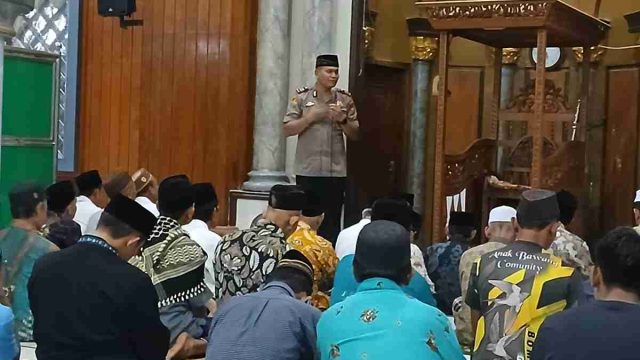 Subuh Keliling di Solokuro, Kapolsek Sampaikan Pesan Kamtibmas dan Waspada Kebakaran
