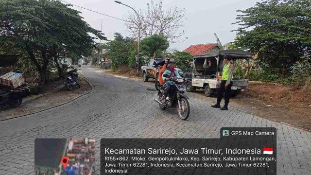 Commander Wise Pagi, Polsek Sarirejo Hadir di Persimpangan Jalan untuk Jaga Keamanan dan Kelancaran Lalu Lintas