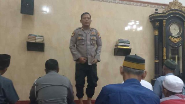 Patroli Subuh Keliling, Polsek Lamongan Kota Ajak Jemaah Waspada Curanmor dan Hoaks