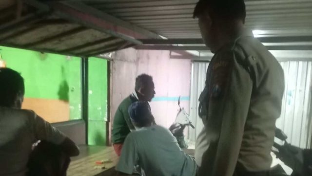 Antisipasi Kejahatan 3C, Polsek Karangbinangun Gelar Patroli Dialogis di Warung Desa Blawi