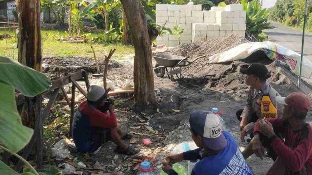 Polsek Karangbinangun Gelar Patroli Dialogis di Desa Windu, Ajak Warga Jaga Kamtibmas